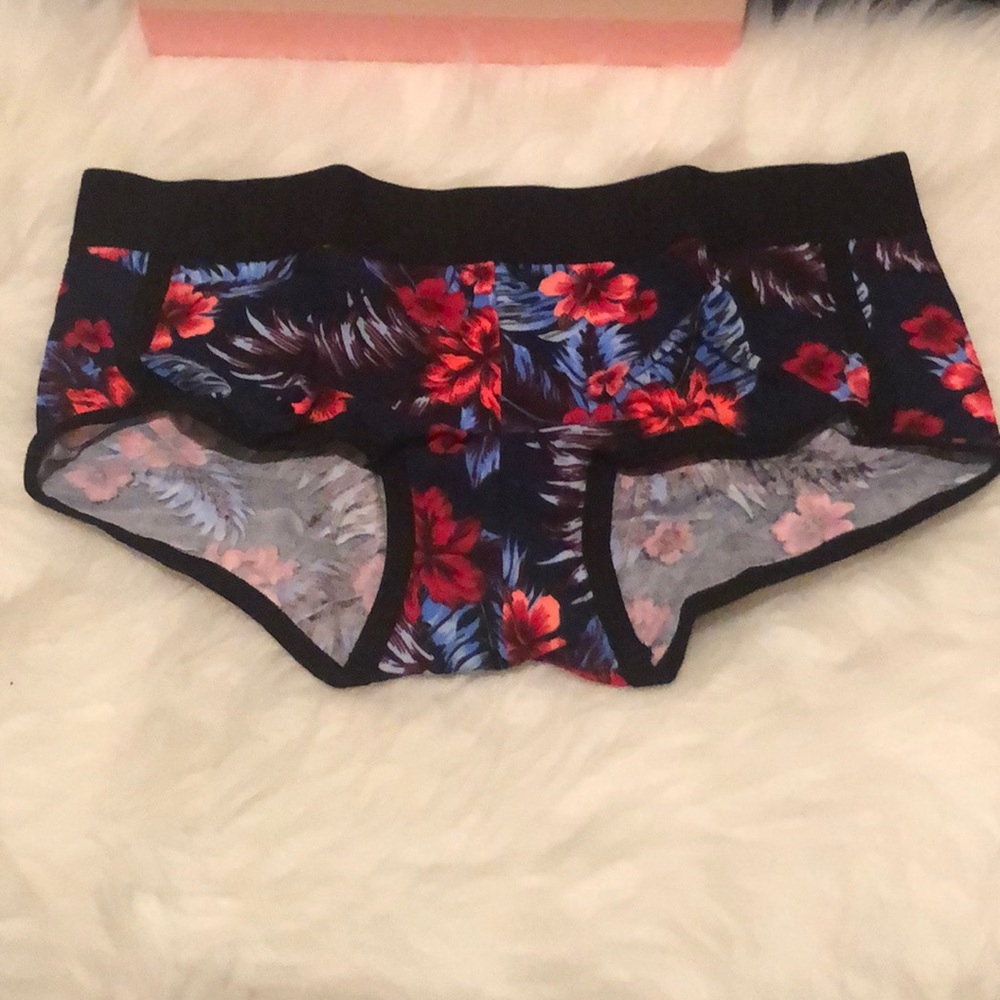 VS PINK Black Flower boyshorts underwear